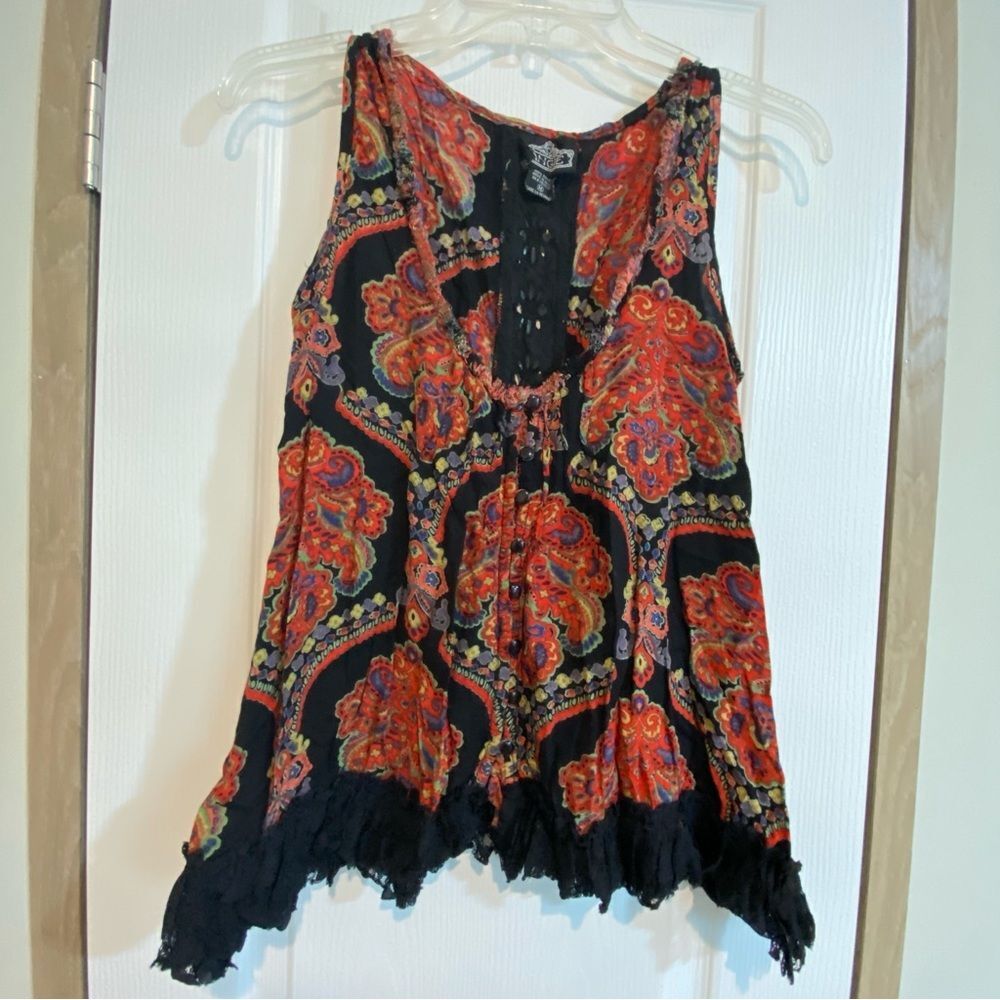 Angie Womens Blouse sz M Bohemian Floral Sleeveless Black and Red lace